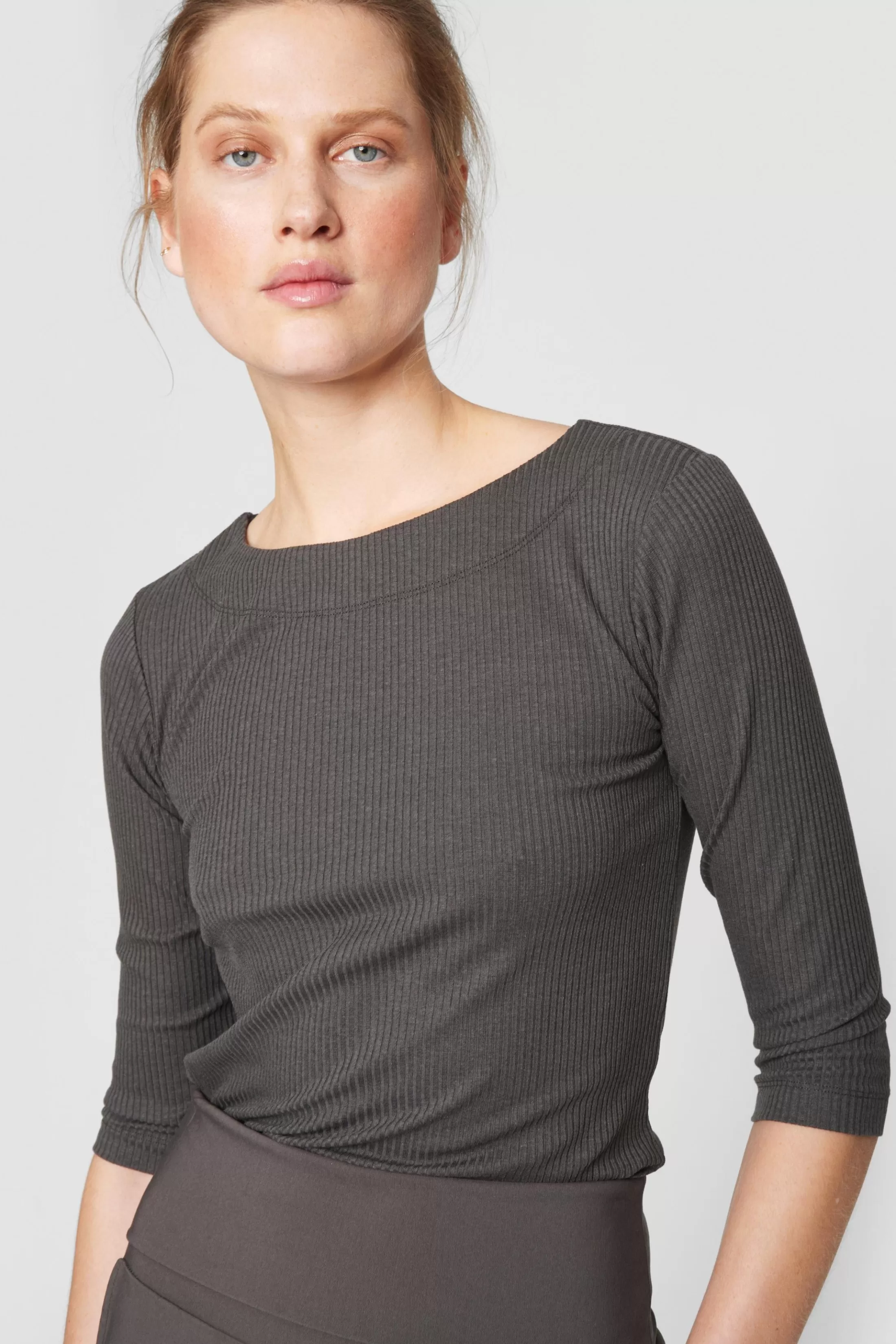 Bluser<BITTE KAI RAND Globe Rib Bluse Med 3/4 Aerme Beetroot | Black | Light Grey Melange | Caramel